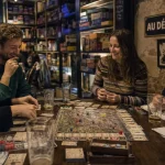 Au dé 12 - bar à jeux de société : table, cartes et dés