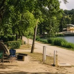 Camping flagnac aveyron : emplacements ombragés, rivière du Lot et parc aquatique