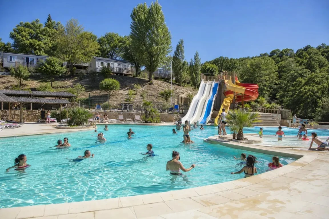 Camping le caussanel camping aveyron et son espace aquatique