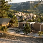 Camping a nant aveyron : tente et mobil-homes près du village